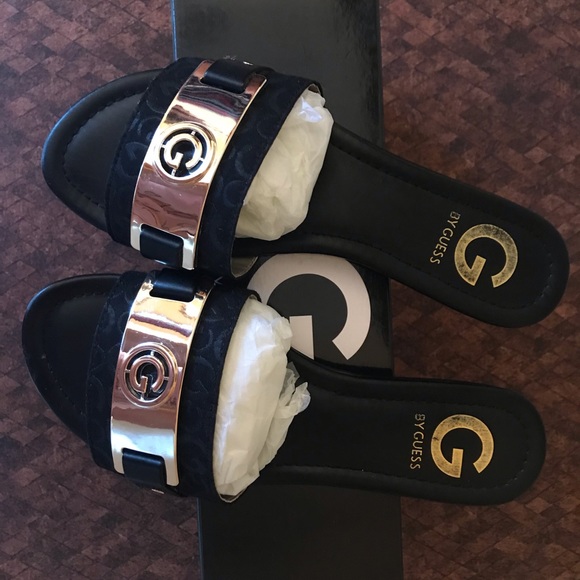 SOLD ❌Guess black leather & gold sandals - Picture 3 of 7